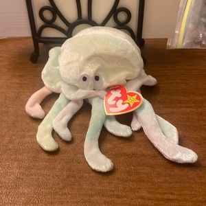 Goochy beanie baby